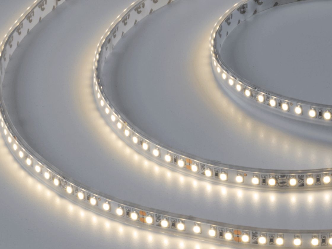 SMD3528 LED lenta, neytral oq yorug‘lik — yoqilgan holatda yoritilishi