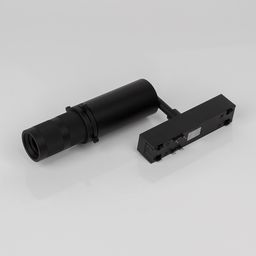 SLIM spot va trek adapteri, kontaktlarning pastdan ko‘rinishi