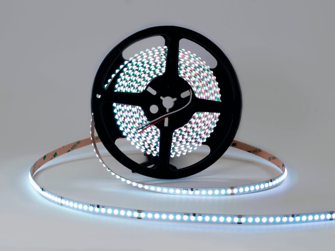 24 V kuchlanishli RGB LED lenta g‘altagi