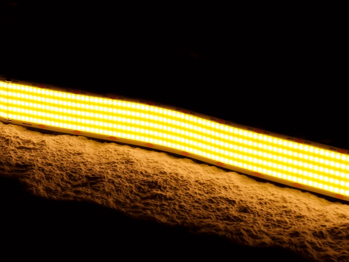 Yorug‘lik beruvchi COB LED lenta 24V, iliq oq