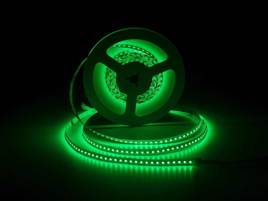 LED lenta 2835, 120 LED/m, 14,4 Vt/m, 24V, IP20, Rang: RGB, SWG2120-24-14.4-RGB-M
