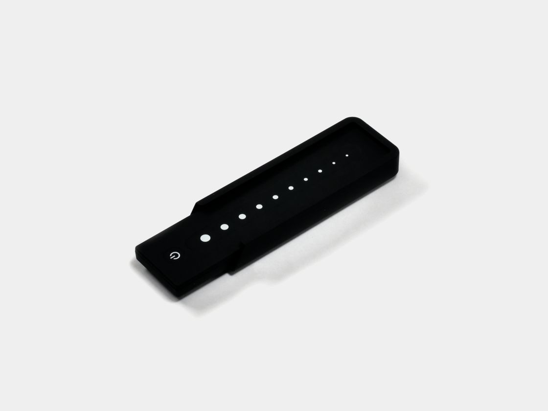 EasyDim qora sensorli RF pulti, yuqoridan ko‘rinish