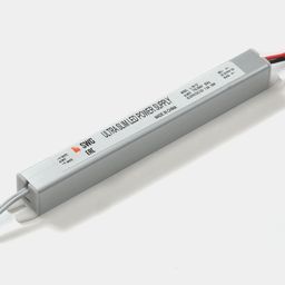 SWG 12V 18W ultra yupqa quvvat manbai, yon tomondan ko‘rinishi