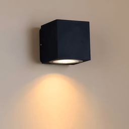 Черный настенный LED светильник куб, свет вниз