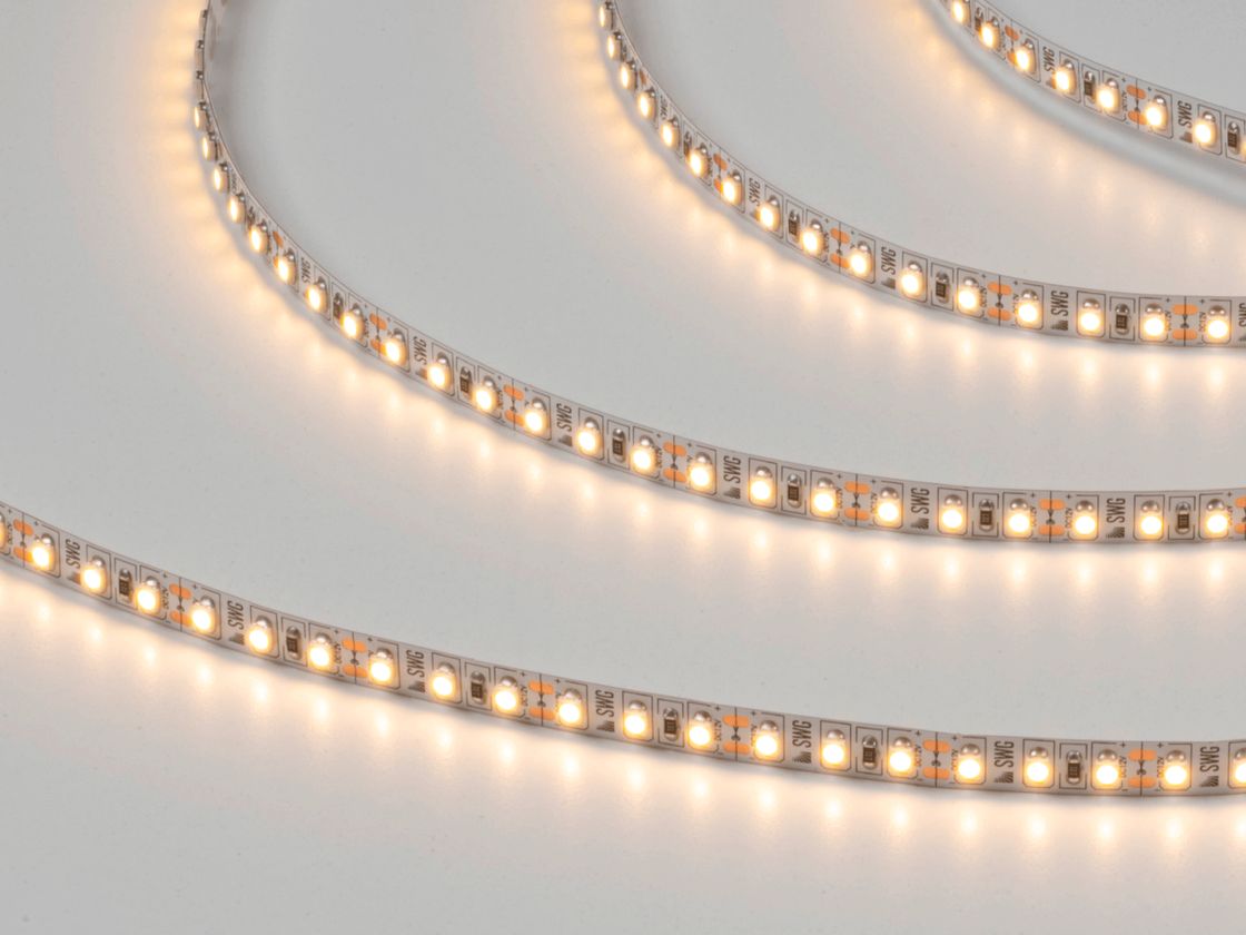 Светодиодная лента SMD3528 в работе, теплый белый