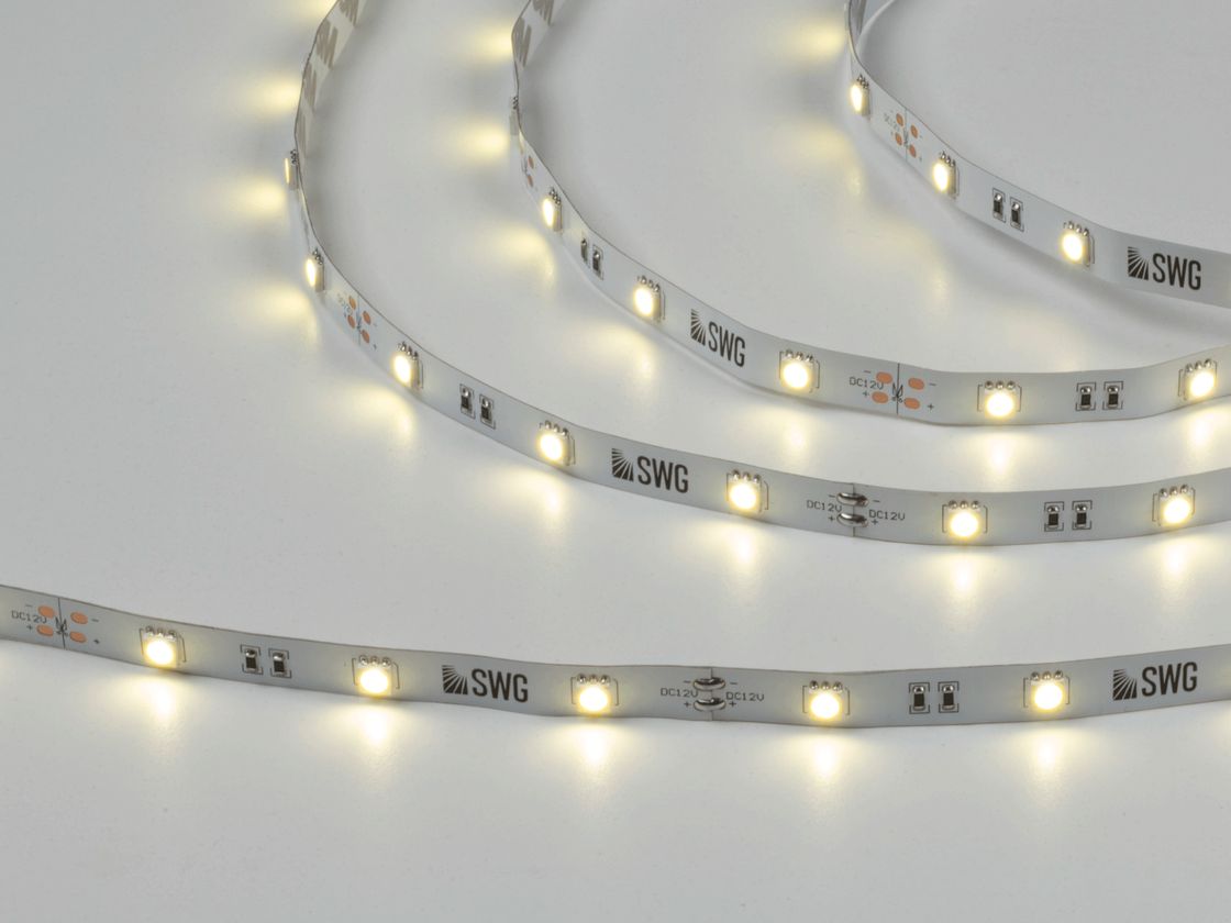 SMD5050 LED lenta ishlayotgan holatda, neytral oq yorug‘lik