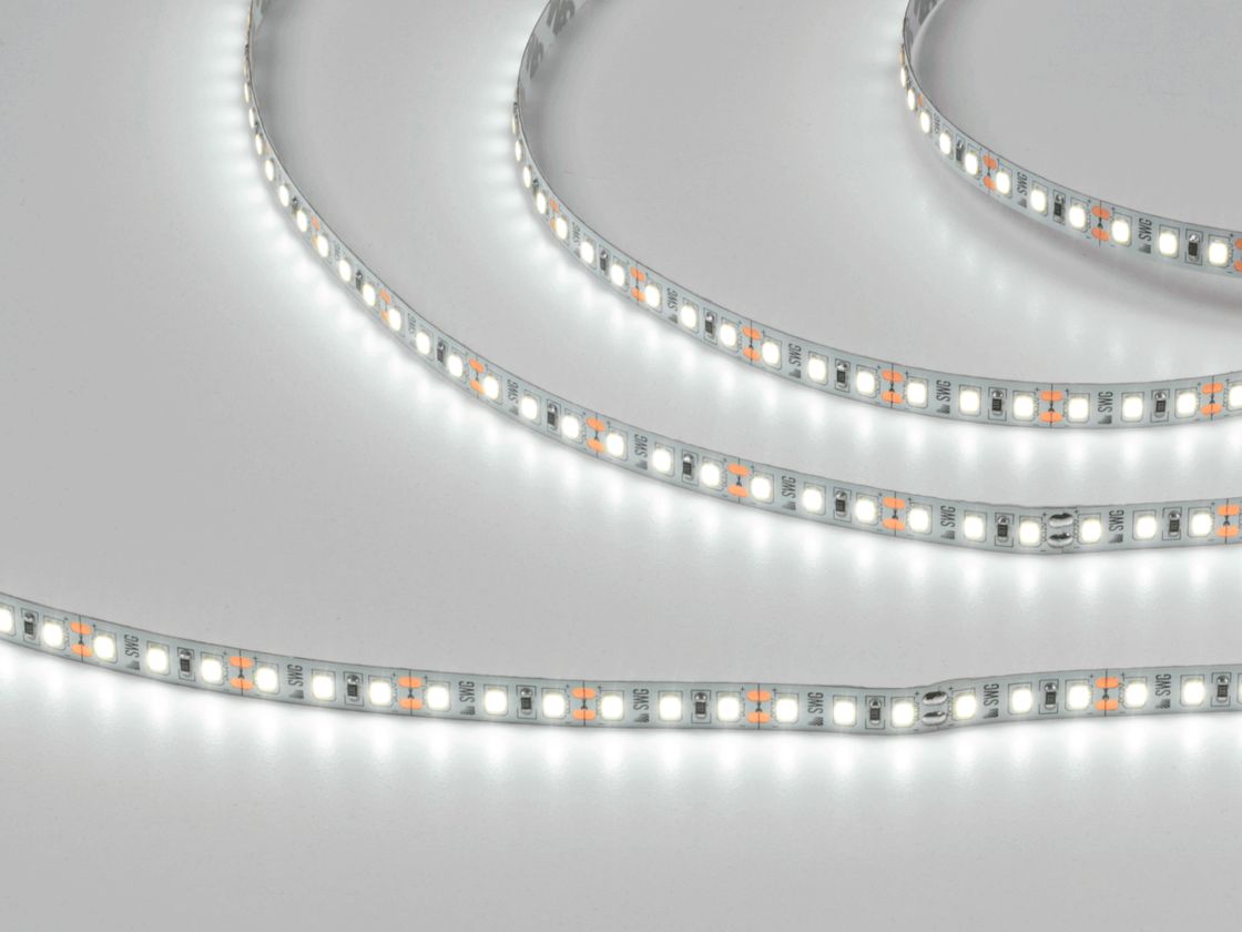 SMD2835 LED lenta ishlayotgan holatda, sovuq rangdagi yorug‘lik