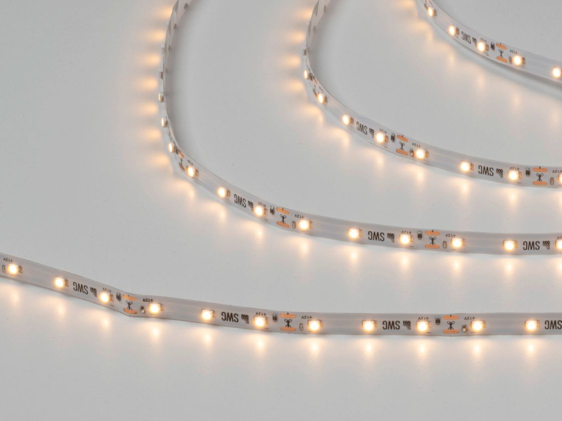 Светодиодная лента SMD3528 в работе, теплое свечение